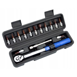 KLUCZ DYNAMOMETRYCZNY Z GRZECHOTKĄ 1/4 DWUKIERUNKOWY ZESTAW NASADEK 15 EL.